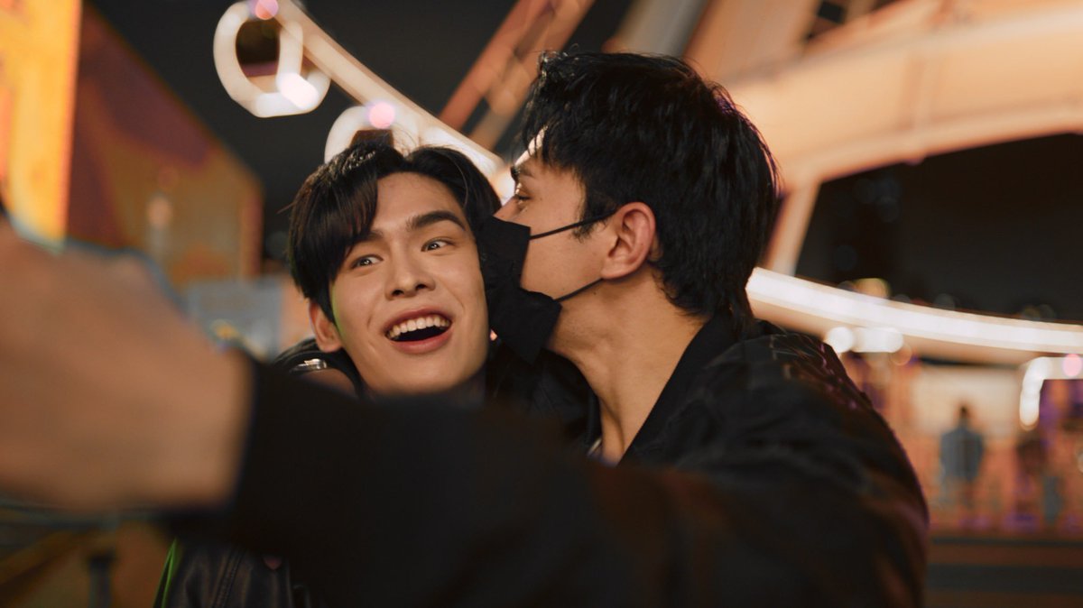 LiirBL's tweet photo. I think this was the best episode of Peach Lover so far.  So good.  We got:
1. Super cute couple moments including the carnival thing
2. The backstory with Ton and a relationship development breakthrough
3. A gorgeous love scene, so steamy my windows fogged up

#PeachLoverEP7 https://t.co/nIz53ekImR