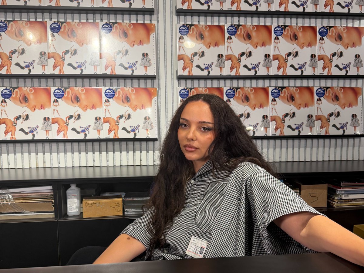 THAT’S SHOWBIZ BABY 😭🌹🥳♥️😜🥀🥹 first ever solo North American headline tour completed‼️