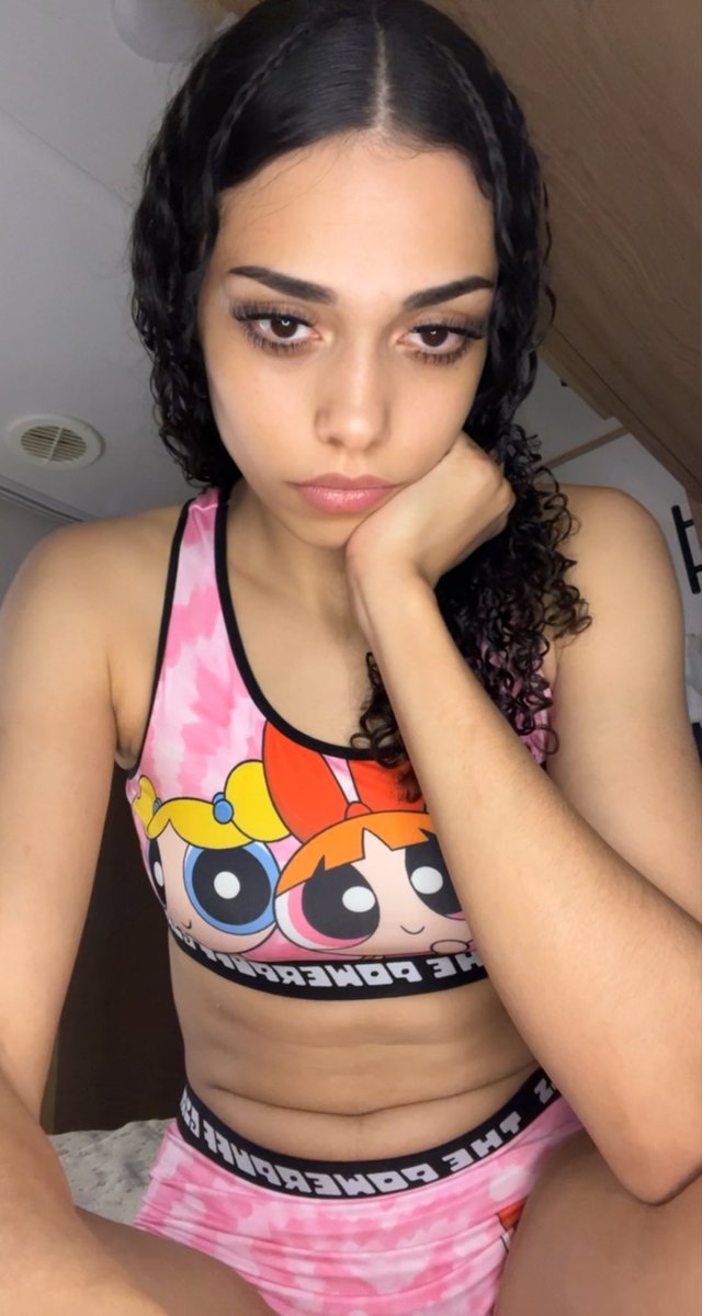Longlegoddess's tweet photo. @moneyflexintay @liltay Hey 👋 https://t.co/fbCYGNJQQg