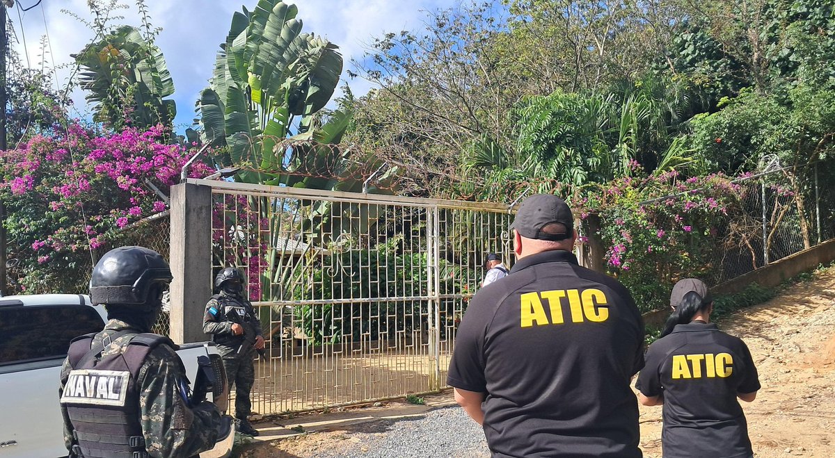 MP_Honduras's tweet image. #MP asegura 25 bienes a supuesto líder de estructura criminal de narcotráfico a la que la #ATIC le incautó más de 2.8 toneladas de cocaína mp.hn/publicaciones/…