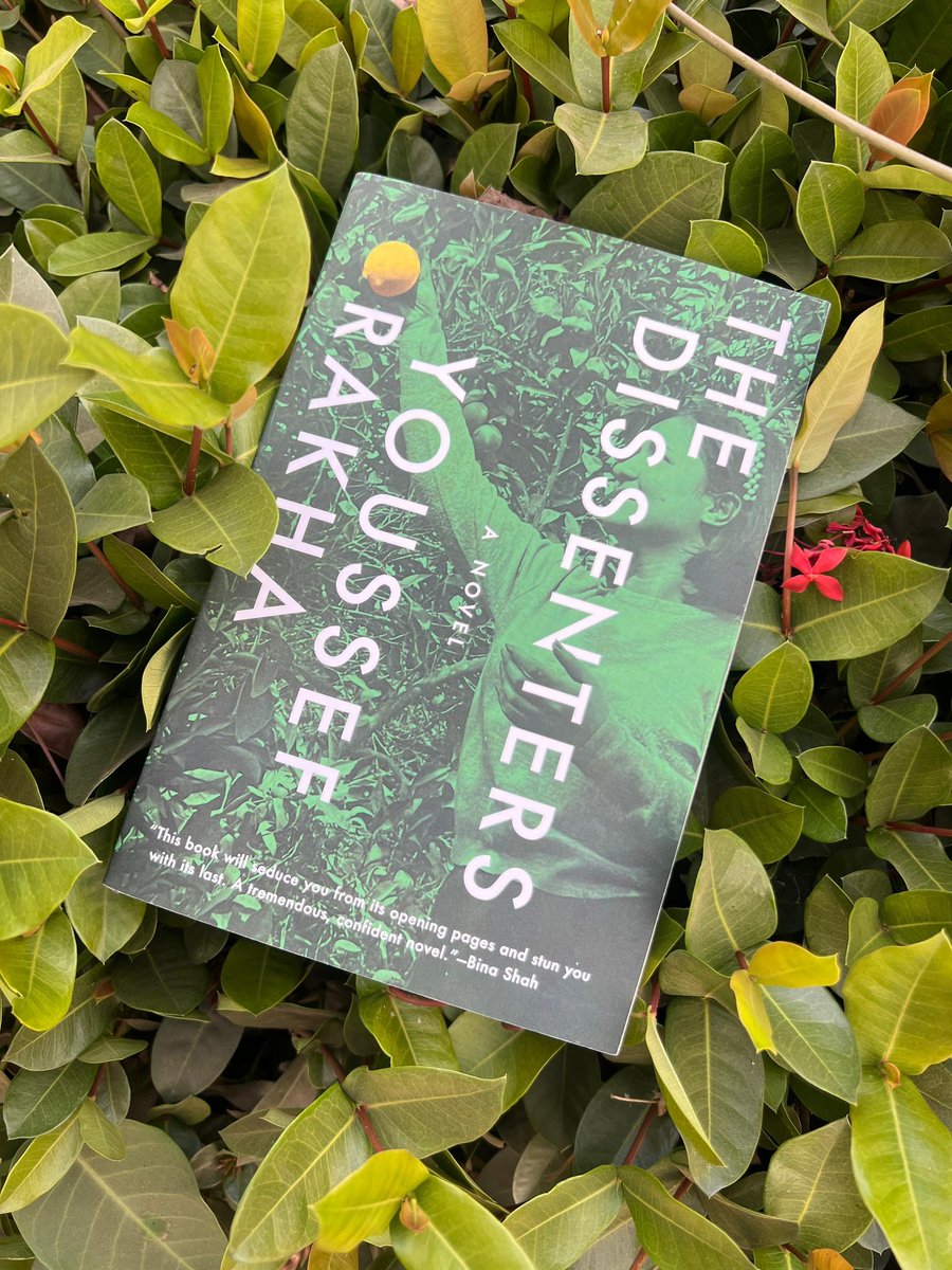 Looks good and scents better.
The fragrance from new books🥺🥺🥺>>>>
This might be the only book I read this month. It'll be my first time reading Egyptian literature. ❤️