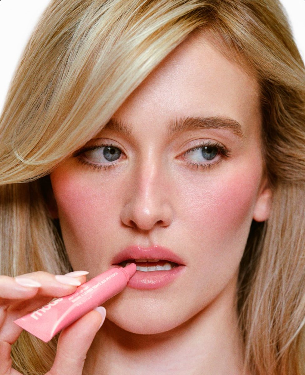 sarah pidgeon for rhode 💗