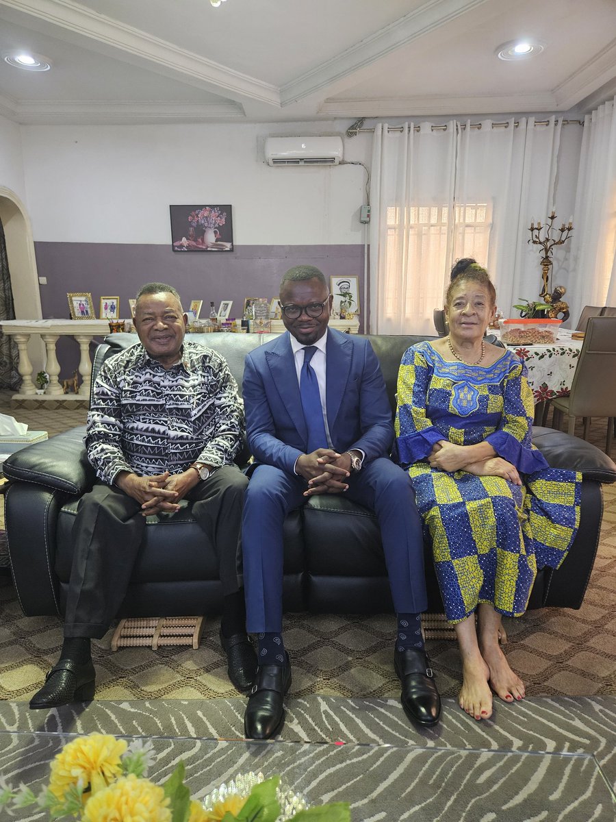 Le couple Professeur Vunduawe te Pemako, la mémoire de la 2ème République personnifiée.