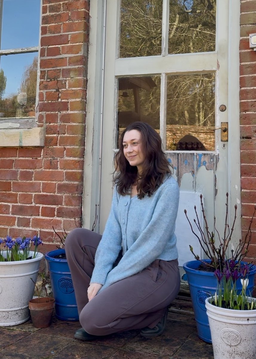 Dr Ally Louks tweet media