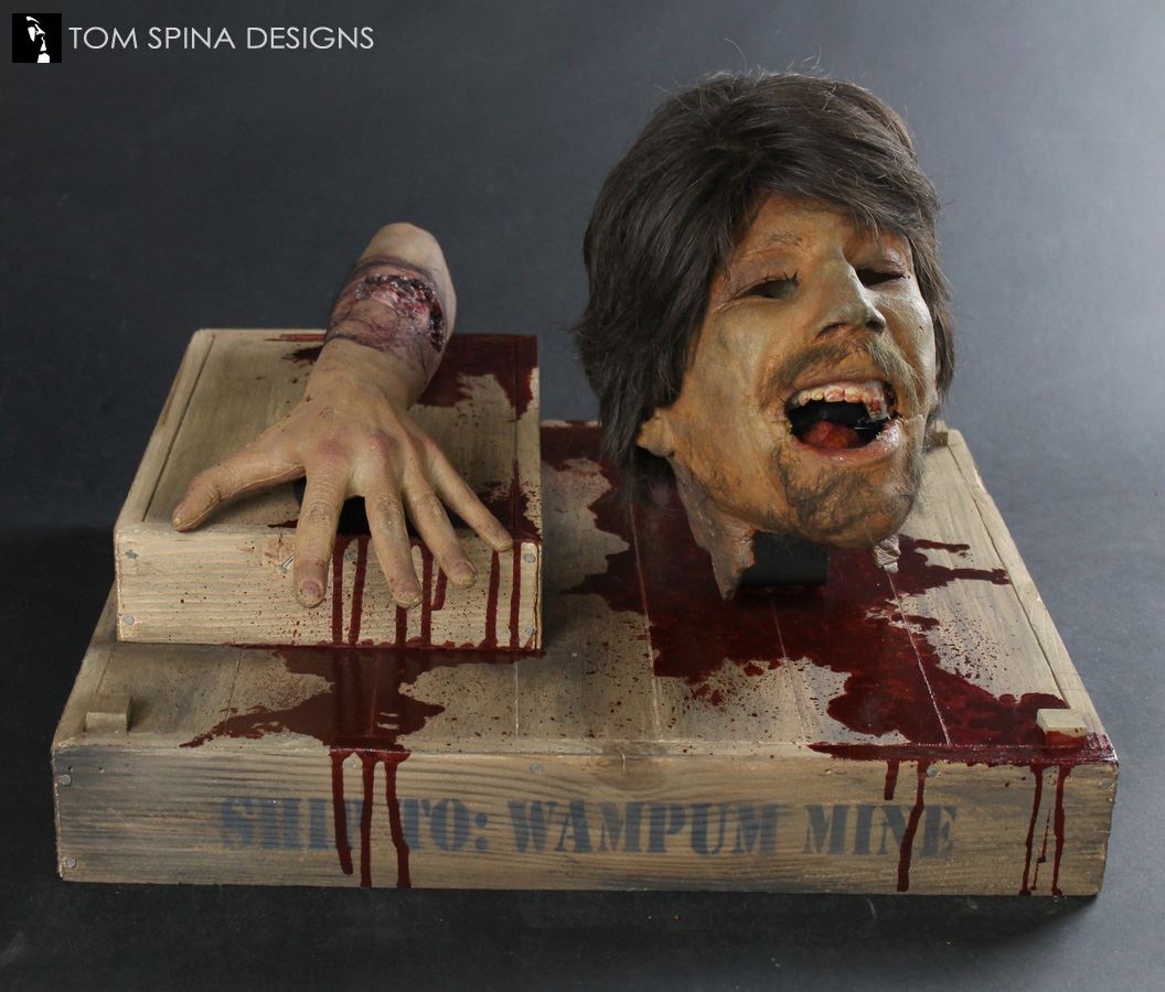 TomSpinaDesigns's tweet image. These head and severed arm props were originally created by the legendary @thetomsavini team for George A. Romero's #DayOfTheDead. Savini fans can now get a bronze-style mini bust of the FX artist himself over at RegalRobot.com.

#TomSpinaDesigns #Horror #TomSavini