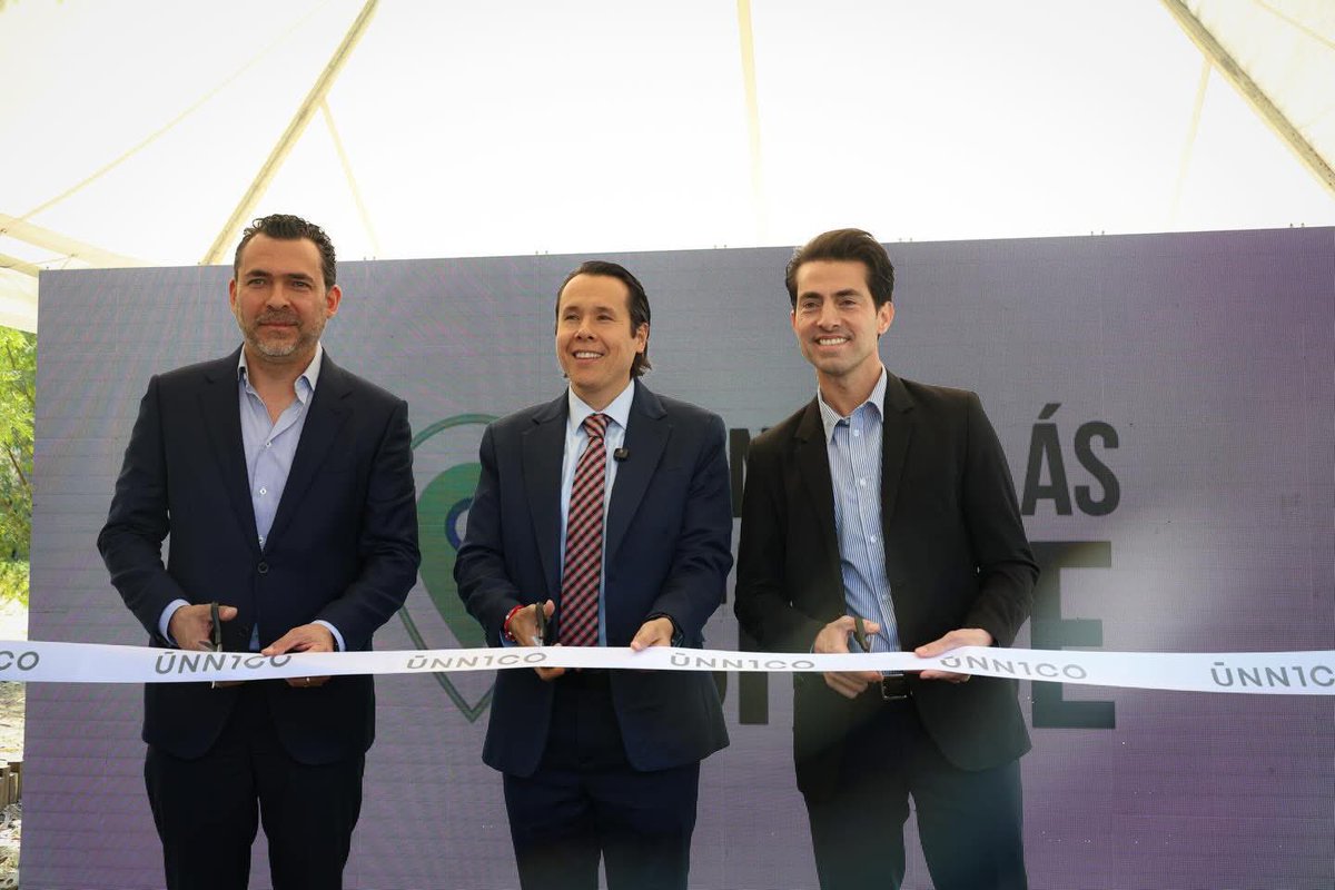 Hoy dimos un paso firme hacia el futuro de nuestra ciudad con la colocación de la primera piedra de ÚNNICO, dentro del proyecto San Nicolás Crece. 🏗️✨