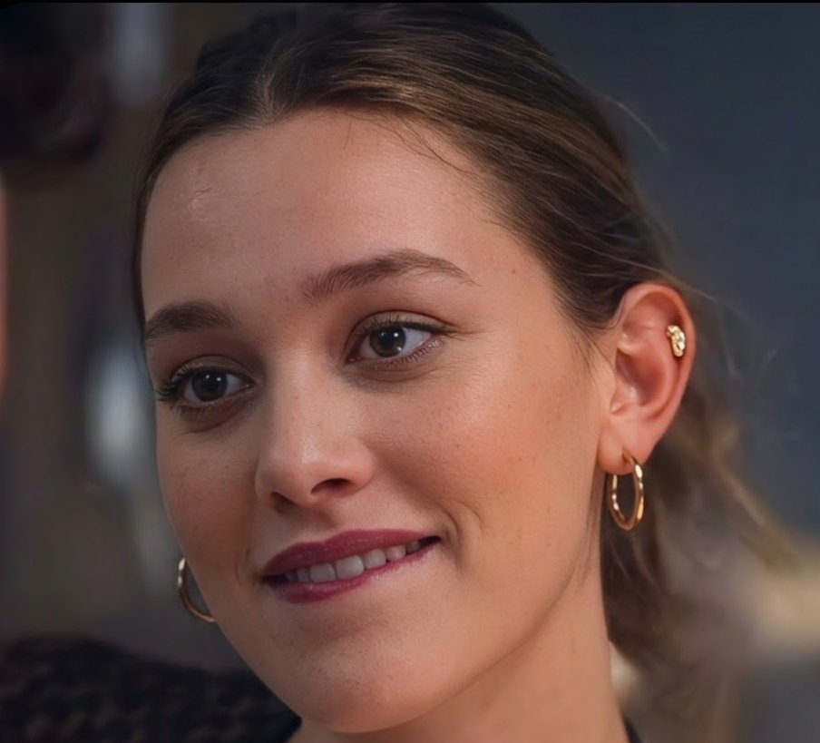 How liberal progressive women look at sharia law before it beats them with a stick and marries off their 9 year old daughter