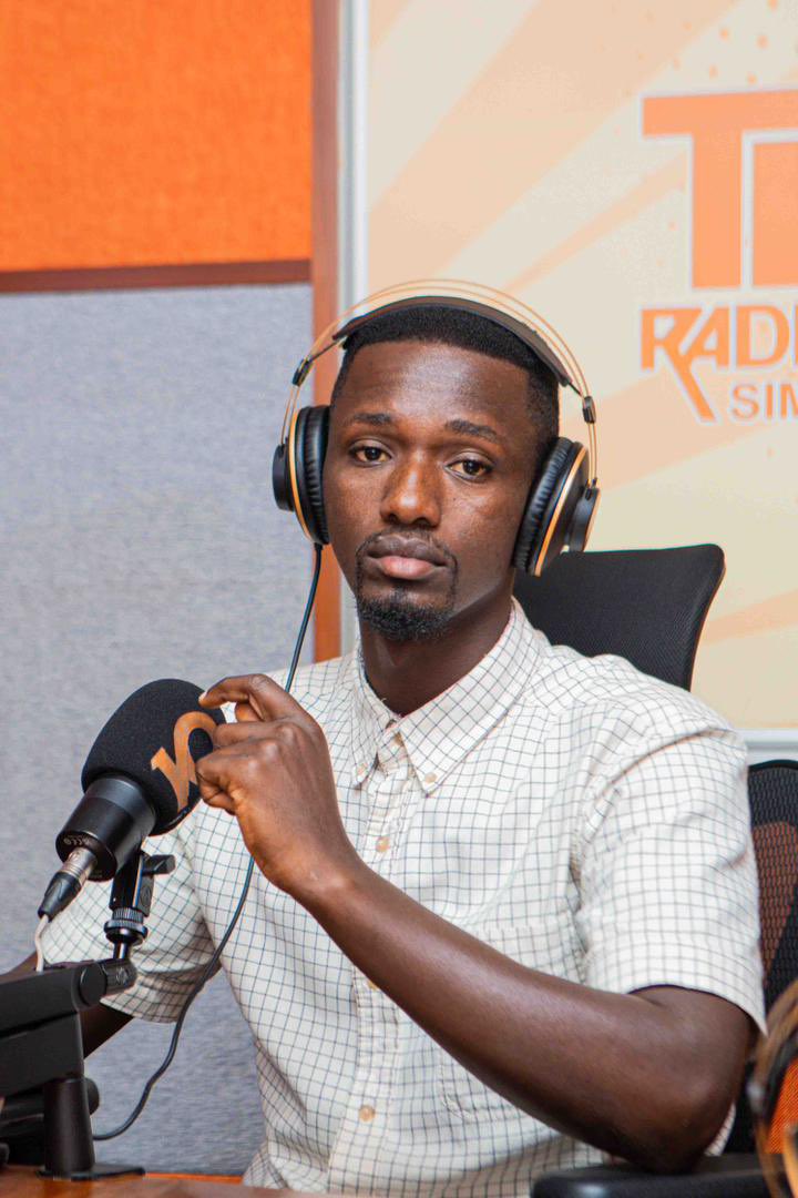 Radiotv10rwanda's tweet photo. #10Zone | Turi mu isaha yacu ya nyuma turizera ko ikiganiro cya kubereye Cyiza. Ni byinshi turi kugarukaho iburayi ariko kandi wagira uruhare mu kiganiro ukatubwira, niki ushaka ko tuzagarukaho Muri 10zone yo ku munsi wa Gatatu??? https://t.co/Y7dpoNXPC0