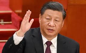 Beijing está presionando fuertemente a Irán para que reabra el paso tras el bloqueo de la Guardia Revolucionaria. El motivo es simple: China es el mayor importador de crudo del mundo y el 60% de su energía pasa por ahí. 
La paradoja: China condena los ataques de EE.UU. e Israel a
