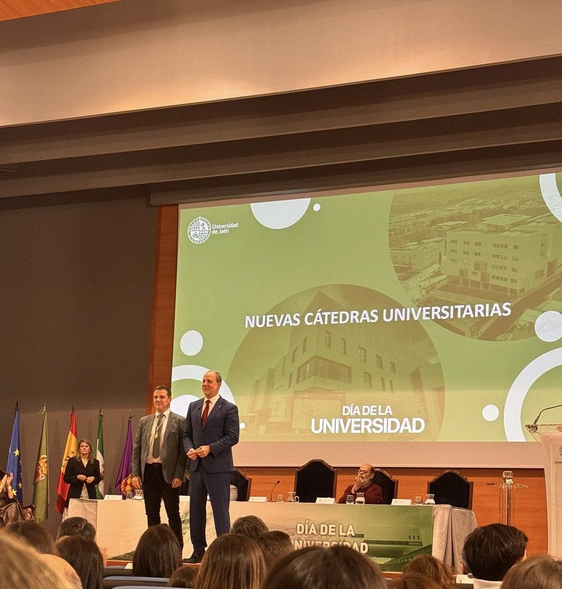 enfermeruja's tweet photo. Hoy, en el Día de la @ujaen, personal del Dpto. de Enfermería ha recibido diversos reconocimientos:

📜 Buenas Prácticas Docentes: N. Granero, L. Parra, S. Moreno y M.D. López.
🎓 Cátedras: C. Hueso y R. del Pino.
💡 Docencia Internacional: H. Da Silva.

#enfermeruja #uja https://t.co/7o1DNNBUEN