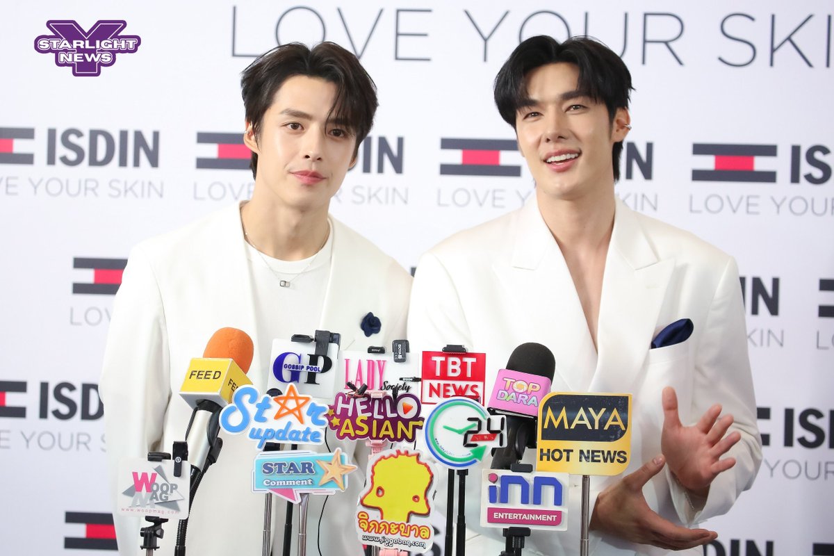 StarlightYnews's tweet photo. ช่วงสัมภาษณ์ “ตี๋ บุญยเกียรติ - เฮง ทัตพงศ์” ในงาน “HACK YOUR SKIN”

#TeeBoonyakait #HengThatpong
#ISDIN #HackBeautyLab #HackYourSkin https://t.co/HUTlv9qxFy