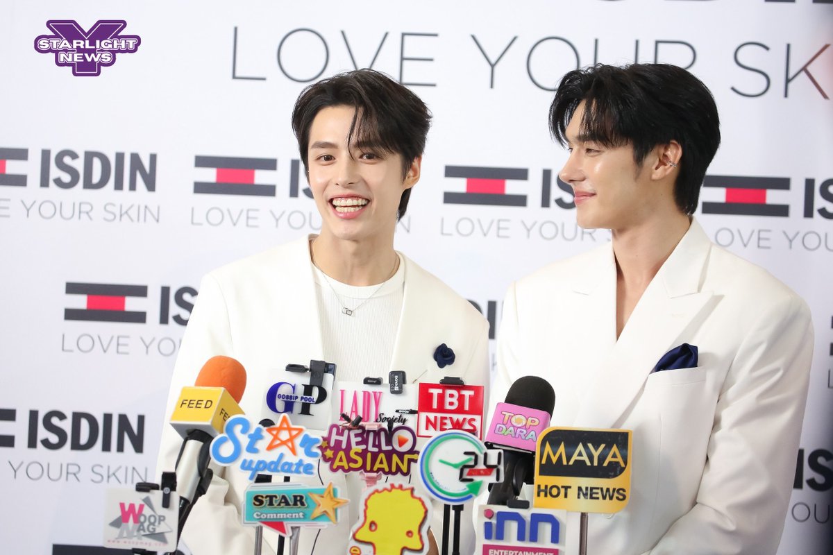 StarlightYnews's tweet photo. ช่วงสัมภาษณ์ “ตี๋ บุญยเกียรติ - เฮง ทัตพงศ์” ในงาน “HACK YOUR SKIN”

#TeeBoonyakait #HengThatpong
#ISDIN #HackBeautyLab #HackYourSkin https://t.co/HUTlv9qxFy