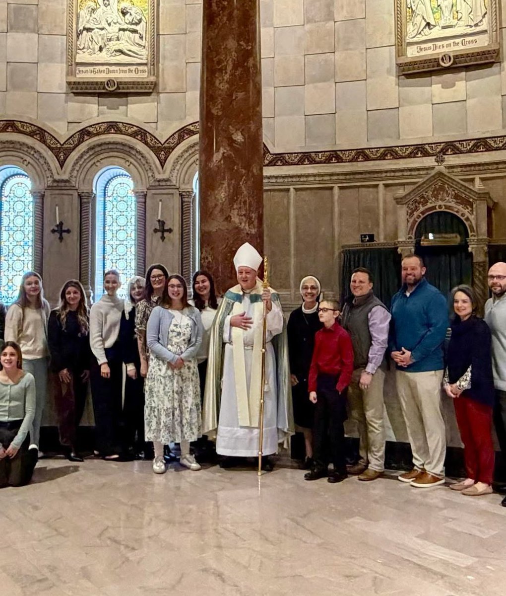 Over 1,000 people are preparing to be received into the Catholic Church at the Easter Vigil this year across the Archdiocese of St. Louis in Missouri 

Image: St Joseph Parish