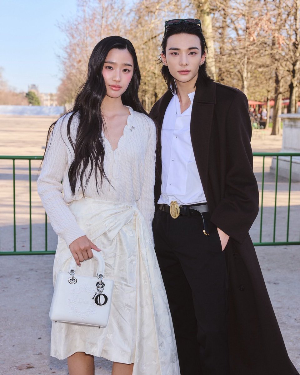 hyunjin with thai actress tu tontawan!

 #HYUNJIN_DiorAW26