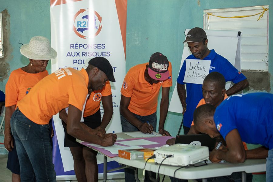 itecaayiti's tweet photo. 🛑 Finies les suppositions, place à l'action ! 

✴️À Dory (#Maniche), le CLPC a testé son plan d'urgence via un #SIMEX (Alerte Orange) grandeur nature. 

🎯Objectif : une population informée et des vies protégées. 🇭🇹🛡️ Projet #R2D2 avec @AFD_France #Haiti #Résilience https://t.co/yG9SaKVDFj