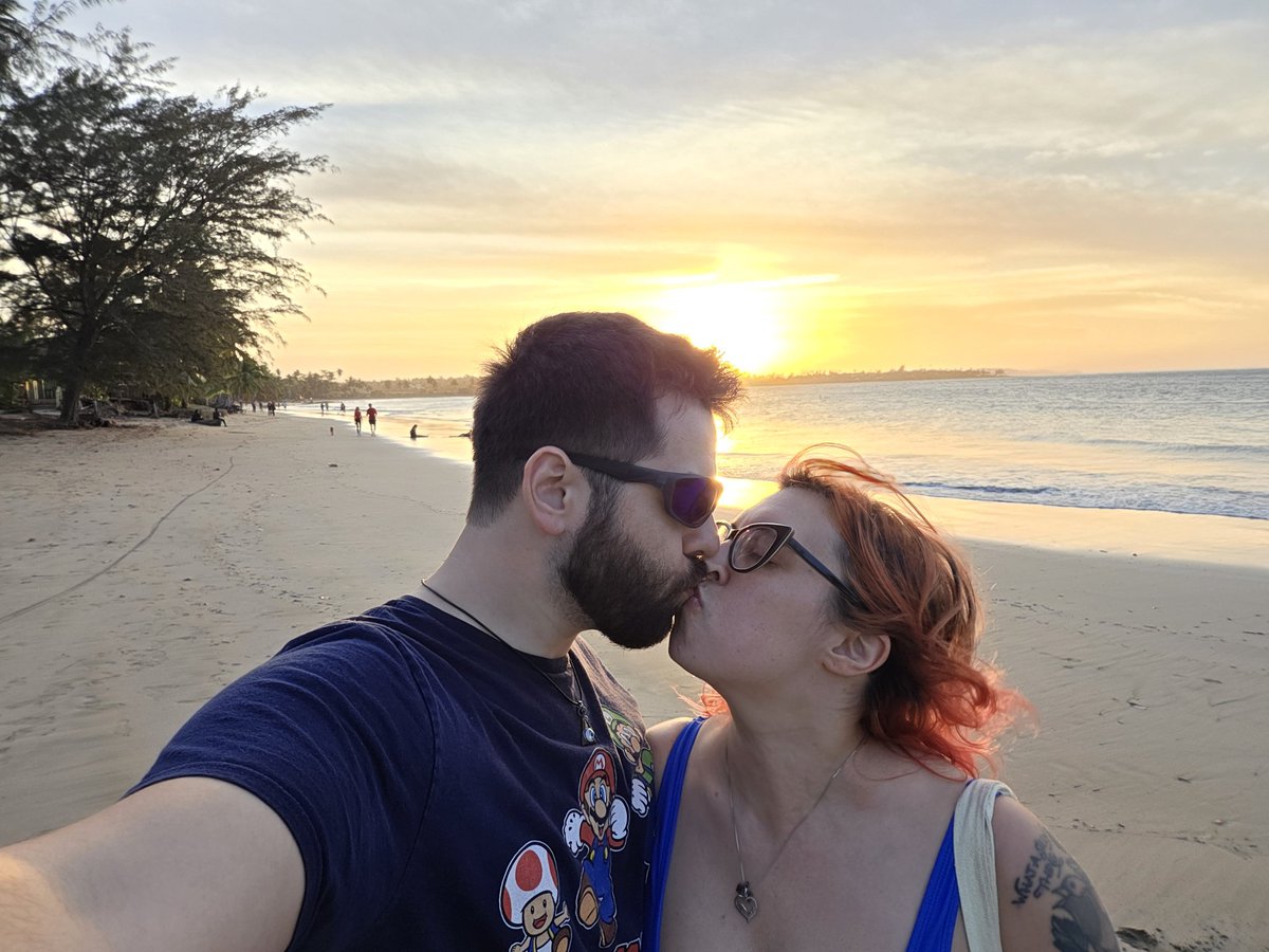 Erin Nicole Lundquist tweet media