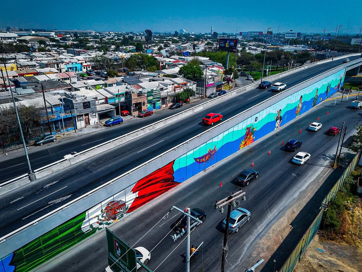 ⚽🎨 San Nicolás ya juega rumbo al Mundial 2026

Inauguramos el segundo mural mundialista, acompañado de leyendas como Javier Lozano, Memo Muñoz e Israel Jiménez.

Talento local, orgullo regio y pasión mundialista plasmados en cada trazo. 🇲🇽🔥

#RumboAlMundial2026 #SanNicolás