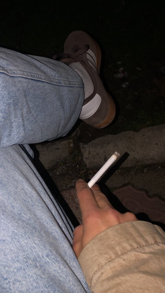 yalnizligin adini self date koymuslar azizim(birazdan kafama sikcam)