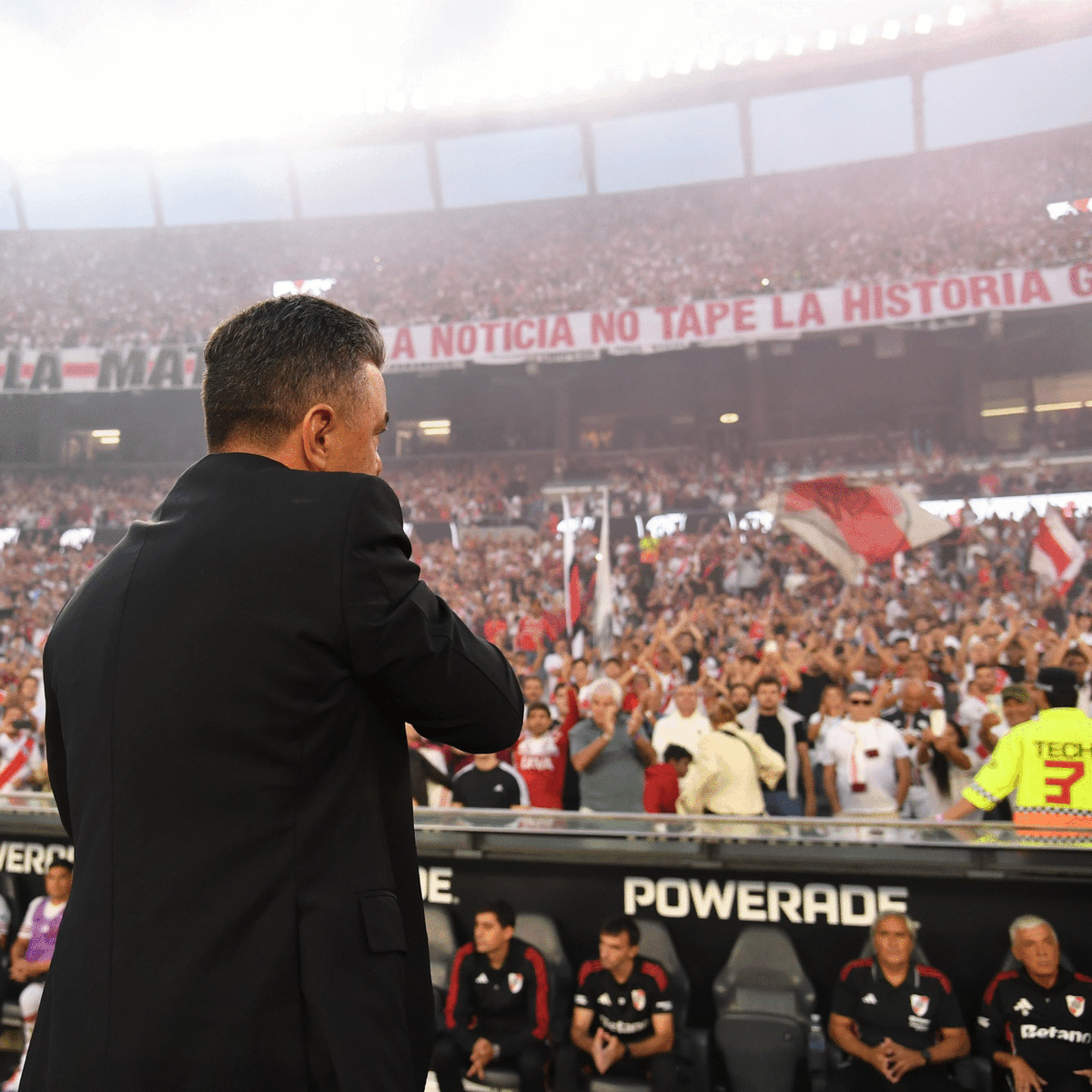 📝 [NOTA] 📝

EL VERDADERO DESAFÍO EMPIEZA AHORA

Una reflexión sobre cuál es el camino que debería seguir River luego de la salida de Gallardo.

✍️ <a href="/covanzini/">Coni Vanzini</a>