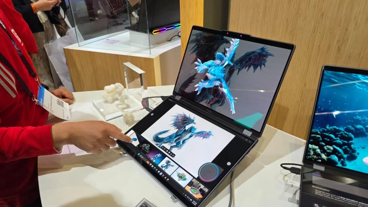 UnoNoticias's tweet photo. Lenovo sorprende en el MWC 2026 con laptop de doble pantalla en 3D para creadores. #Tecnología https://t.co/nw1sHt4HSp https://t.co/qVvcVcLt36