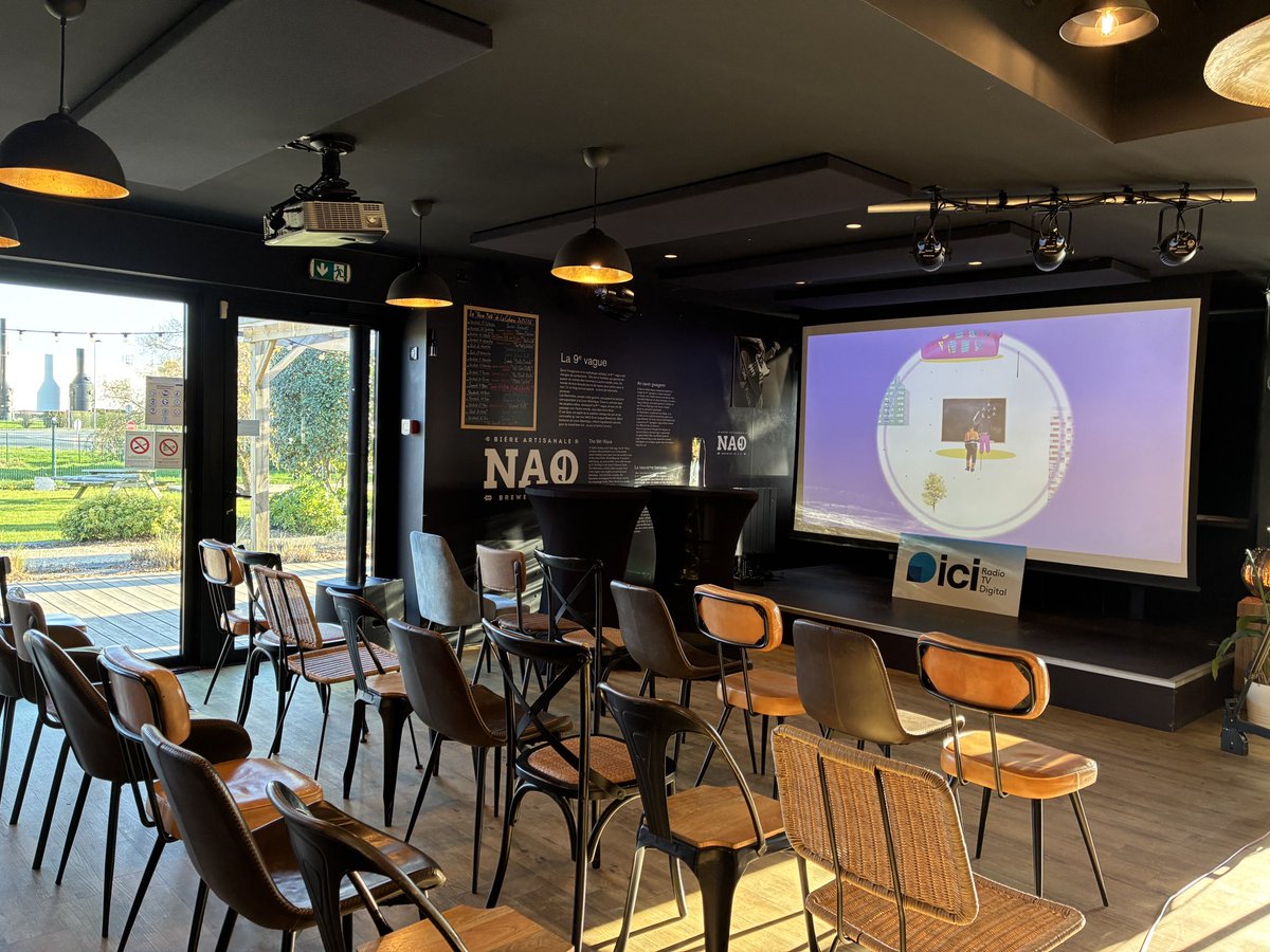 F3PaysdelaLoire's tweet photo. Participez, en direct à notre Café citoyen ! 
Sécurité, pistes cyclables, poubelles, impôts…
👉 Qui décide quoi ?
👉 Comment ça fonctionne dans votre commune ?

Pour poser vos questions, RDV à 19h30 sur @FranceTV  , YouTube et Facebook : https://t.co/3RlxdQrYX7 https://t.co/j8ZIBBOQUF