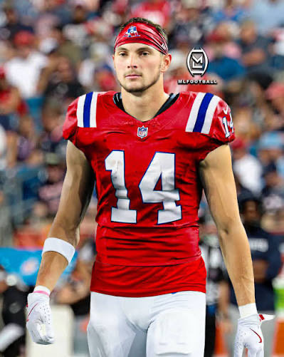 sbliksc's tweet photo. Pats nation would you pay Alec 30 Million dollars a year? I would https://t.co/I32uCAcsUA