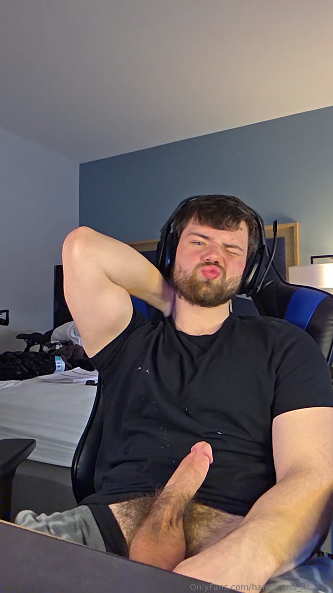 Handstand tweet media