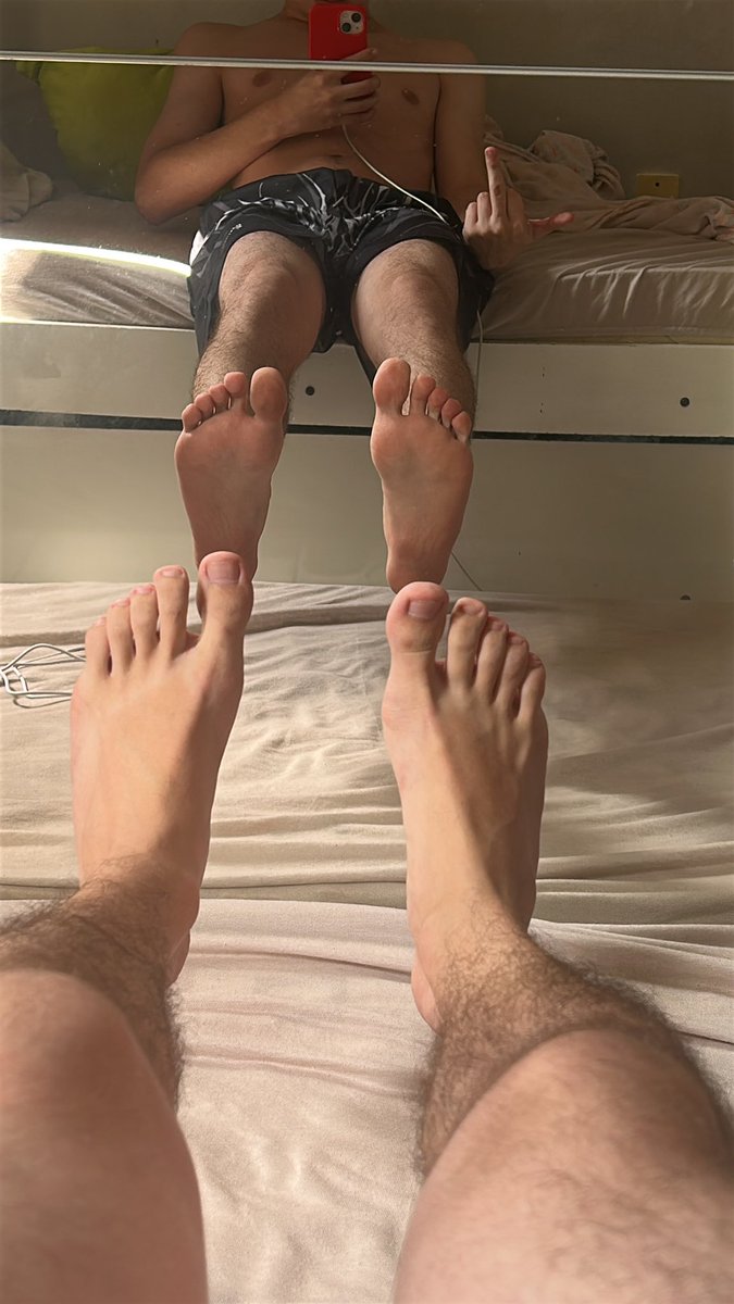 MasterRick78775's tweet photo. Meu pézão é perfeito 😎 Size 40 BR 🤑🦶

#footworship #footfetish #malefeet #alphafootworship #alphamale #alphafeet #hugefeet #perfectfeet #perfectmalefeet  #malesoles #perfectsoles #soles #alphafeet #str8soles #alphasoles #findom #cashmaster #finsub #cashslave #paypig #dom https://t.co/scBBmjMR1V