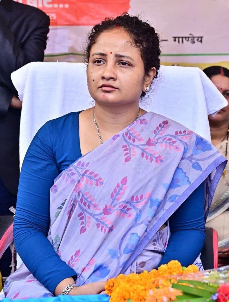 झा०मु०मो जिलाध्यक्ष एवं जिला समिति कोडरमा की ओर से गांडेय विधायक माननीय कल्पना सोरेन जी को जन्मदिन की हार्दिक शुभकामनाएं !

आपके उत्तम स्वास्थ्य और दीर्घायु जीवन की मंगलकामना 
<a href="/JMMKalpanaSoren/">Kalpana Murmu Soren</a> <a href="/HemantSorenJMM/">Hemant Soren</a> <a href="/VinodPandeyJMM/">Vinod Kumar Pandey</a> <a href="/kumarsudivya/">Sudivya Kumar</a>