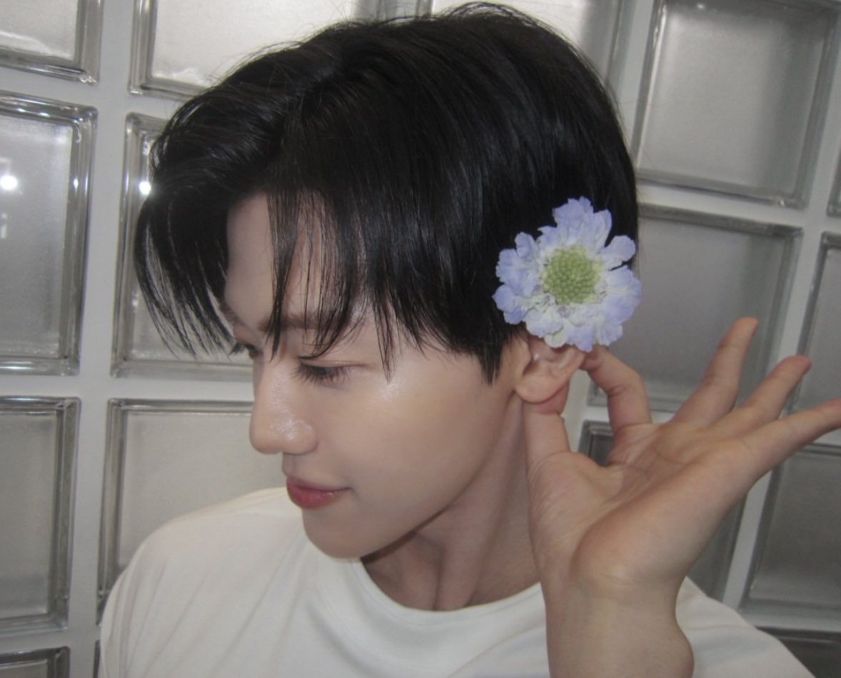 ley aksen tweet media