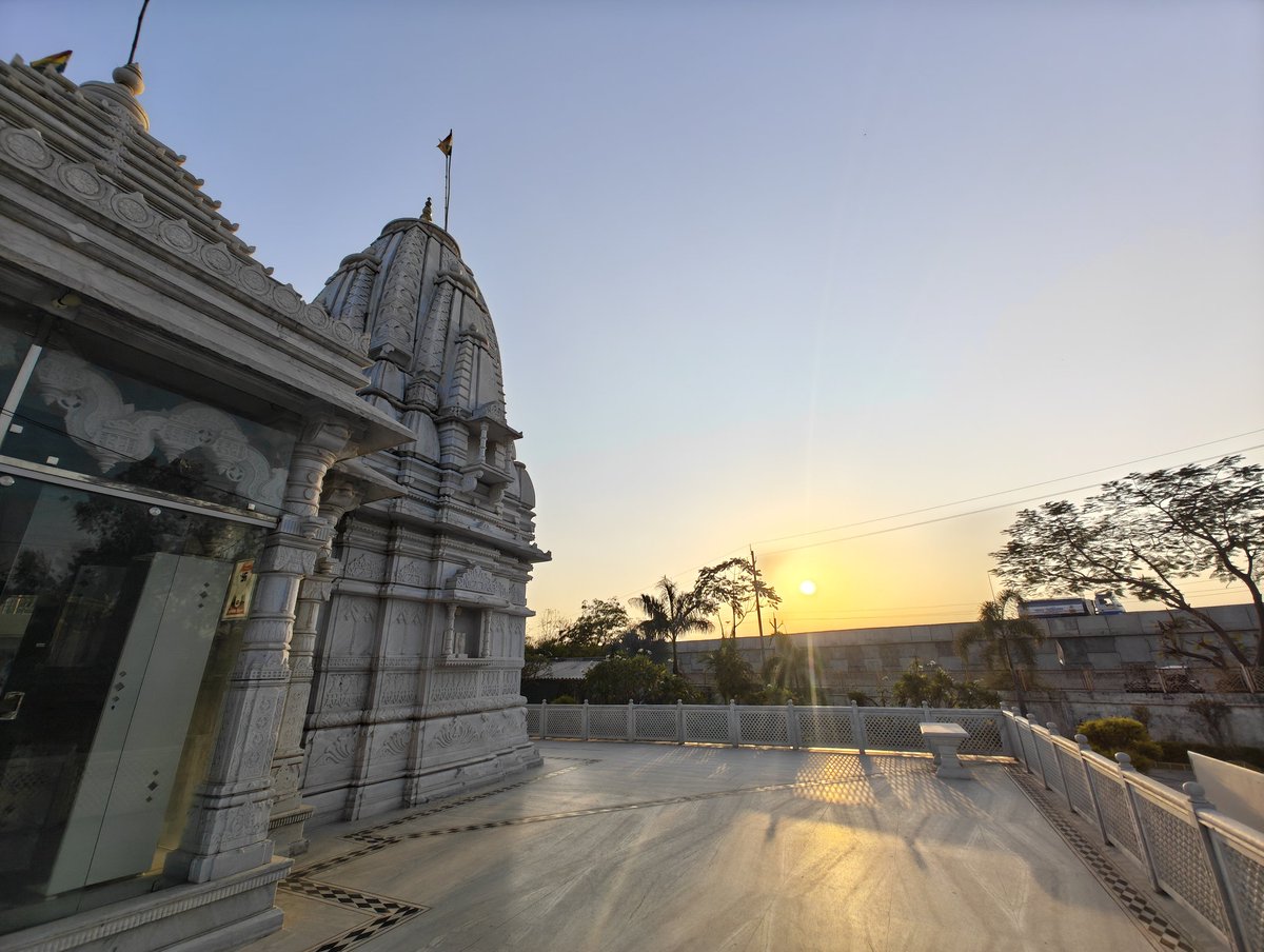 prateekmodi300's tweet photo. Temple Aesthetics in my hometown #lalitpur hits different.
#mobilephotography #nothingphone
@deo_lalitpur
@nothingindia https://t.co/hqV3g8cJoL