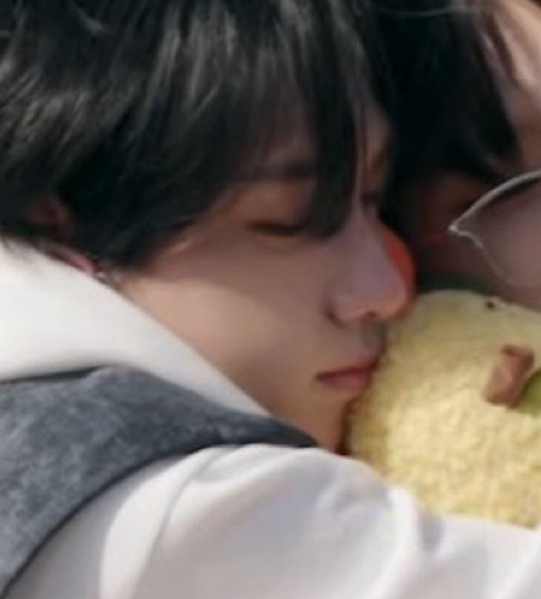 IM GONNA SOBBBBB the roundest, chewiest mochi