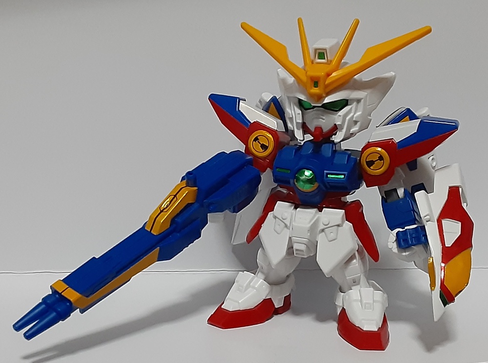 SD EXスタンダードウイングガンダムゼロをパチ組み
ついでにトサカ部分にシールド取り付け用の穴開けて
頭部固定ジョイント追加しなんちゃってバードモードへ変形させてみました

バードモードって大体ウイングの左右角度合わせが難しいので
これくらい可動制限されてる方がかえって気楽でいいかも