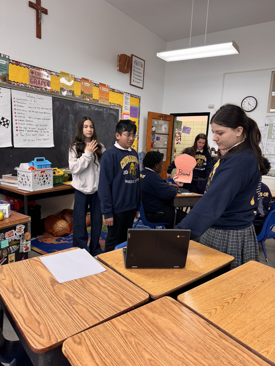 Mrs. D'Angelo tweet media