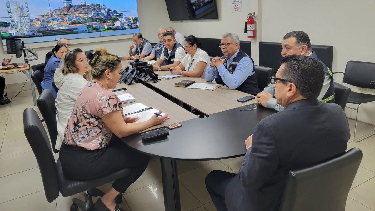 DGAC_Ecuador's tweet photo. La DGAC lideró reunión de apertura con el equipo de la @TSA, que realizarán una visita técnica de inspección  de seguridad de la aviación, del 03 al 05 de marzo a los operadores acreditados con vuelos directos de pasajeros y carga desde el @Aeropuerto_GYE hacia los EE.UU. https://t.co/beTWTpEj3u
