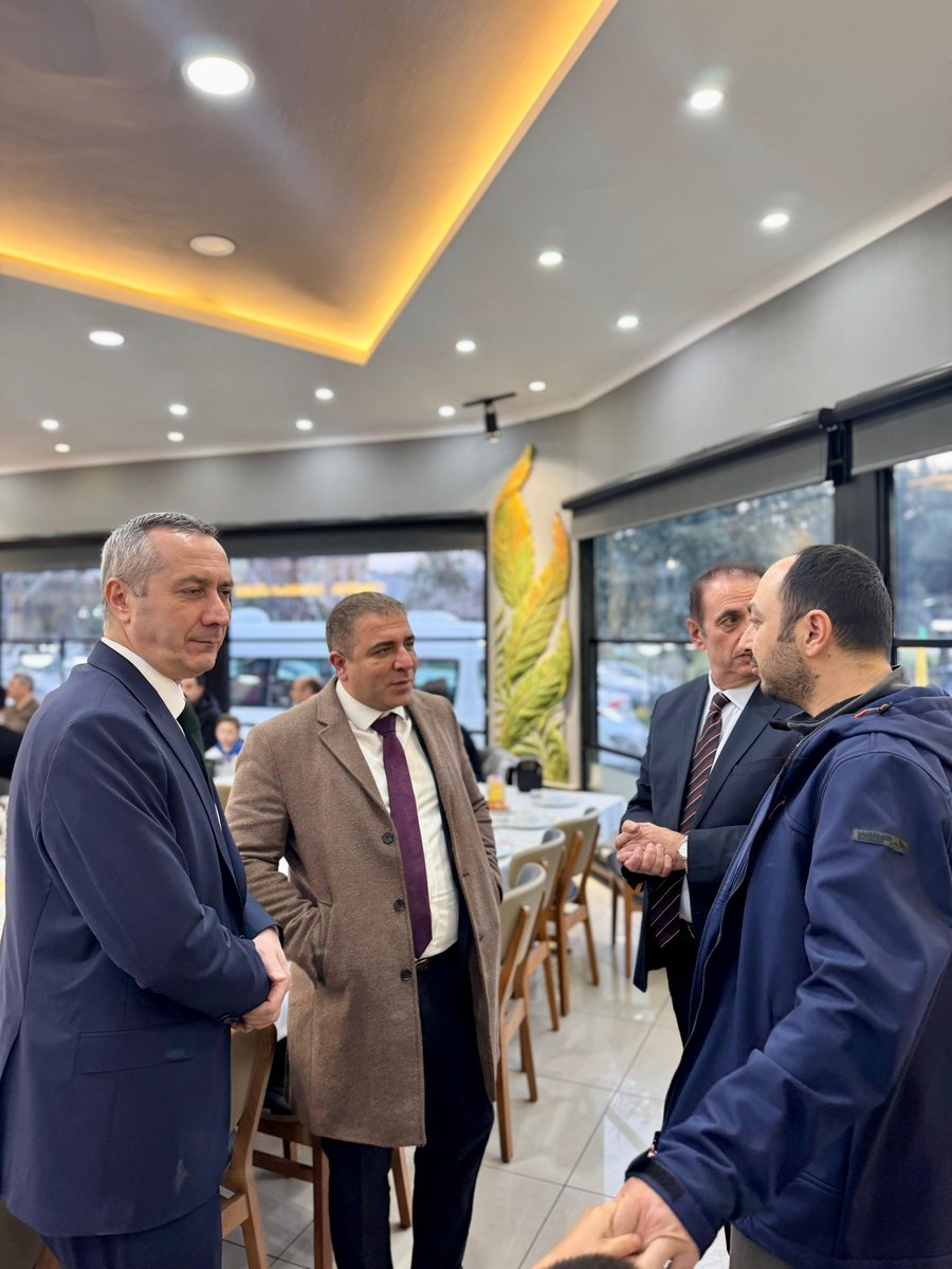 Hayrat_kymkm's tweet photo. Kaymakamımız Sayın Selçuk BAŞ Trabzon  İl Milli Eğitim Müdür Yardımcısı Sayın Yavuz ÜSTÜNDAĞ'ın organizesinde gerçekleştirilen Trabzon'da Yaşayan Sivaslılar İftar Programına katıldı. Trabzon Ortahisar ilçesinde düzenlenen etkinliğe Akçaabat Kaymakamı  Sayın Yusuf CANKATAR, https://t.co/gzaEe8swNl