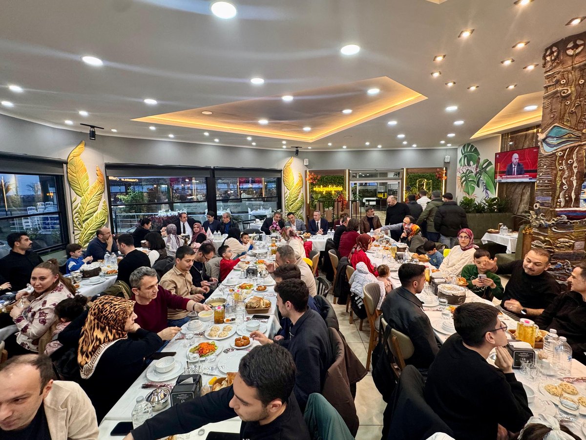 Hayrat_kymkm's tweet photo. Kaymakamımız Sayın Selçuk BAŞ Trabzon  İl Milli Eğitim Müdür Yardımcısı Sayın Yavuz ÜSTÜNDAĞ'ın organizesinde gerçekleştirilen Trabzon'da Yaşayan Sivaslılar İftar Programına katıldı. Trabzon Ortahisar ilçesinde düzenlenen etkinliğe Akçaabat Kaymakamı  Sayın Yusuf CANKATAR, https://t.co/gzaEe8swNl