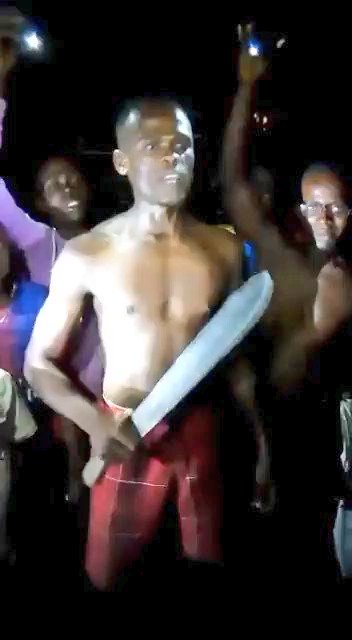 IUmunyamugisha's tweet image. Twarabimenyereye rwose habyara wikwiruhiriza ubusa 🤗

Turakuzi na benewanyu Bose Ubu urumva mukimbo cyo gutanga #Inka nkuko #PK wacu azitanga watanga imihoro 👹🤣🤣🤣🤣🤣🤣