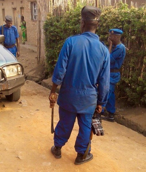 IUmunyamugisha's tweet image. Twarabimenyereye rwose habyara wikwiruhiriza ubusa 🤗

Turakuzi na benewanyu Bose Ubu urumva mukimbo cyo gutanga #Inka nkuko #PK wacu azitanga watanga imihoro 👹🤣🤣🤣🤣🤣🤣