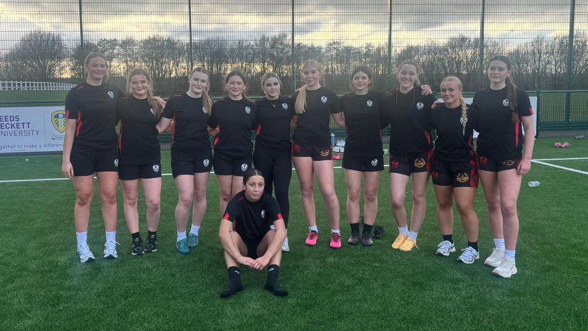 saints1890women's tweet photo. 😇 Members of our Under-16s Pathway to Performance (P2P) programme had a successful day over at @leedsbeckett last weekend!

Taking part in a PaCE (Player &amp; Coach Education) day, our girls represented the Club terrifically.

#COYS https://t.co/ms7RcMIhFn