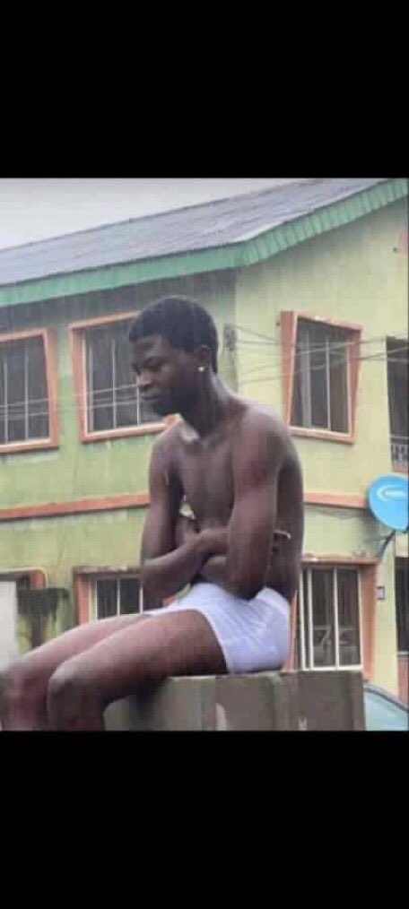 Nigeria ke 
As how na 
Wetin Nigeria dey find for there 
My hand no dey o