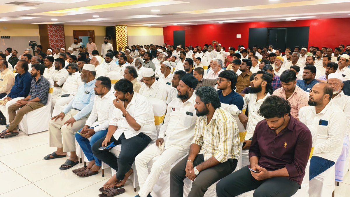 தமுமுக  தலைமை நிர்வாகக்குழு உறுப்பினர் சில நாட்களுக்கு முன்பு மறைந்த மெளலவி SK சம்சுதீன் அவர்களின் நினைவை போற்றும் வகையில் சென்னை ராயபுரம் ரம்ஜான் மஹாலில் நினைவேந்தல் கூட்டம் தலைவர் பேராசிரியர் MH ஜவாஹிருல்லாஹ் MLA அவர்கள் தலைமையில் நடைபெற்ற கூட்டத்தில் வரவேற்புரை நிகழ்த்தினேன்.