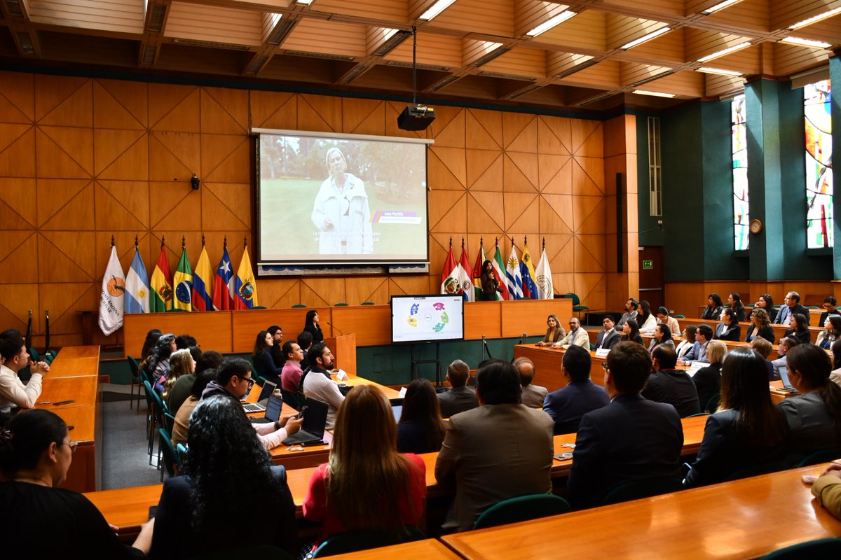 🗓️ [AGENDA MINISTERIAL]

♻️HOY | En Quito, la ministra (s), Alicia Jaramillo Cabo, participó en el proceso de construcción de la Estrategia Nacional de Producción y Consumo Sostenible. iniciativa que cuenta con el acompañamiento del Proyecto Ecuador Verde, el <a href="/PNUDEcuador/">PNUD Ecuador</a>, la