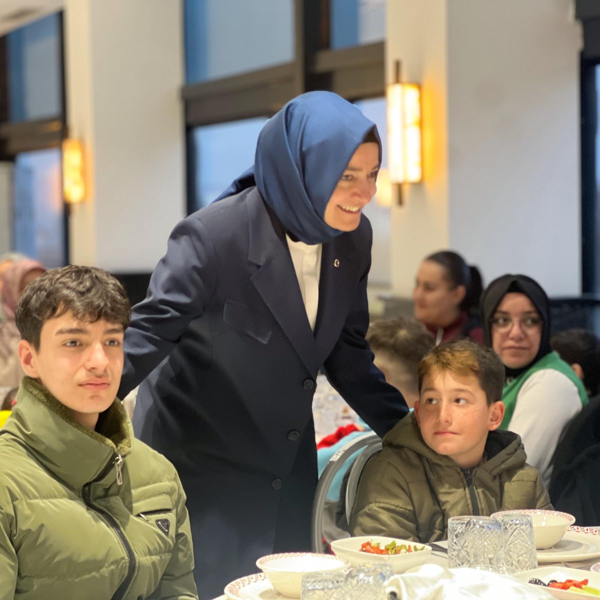 📍Geleneksel Sporlar Spor Kulübü

Bu akşam iftar soframız bir başka güzeldi. 💐

Aile Sosyal Destek Programından faydalanan evlatlarımızla Ramazan’ın bereketini paylaştık.

Bu anlamlı buluşmaya vesile olanlara teşekkür ediyorum, evlatlarımıza hayırlı, güzel ömür diliyorum.