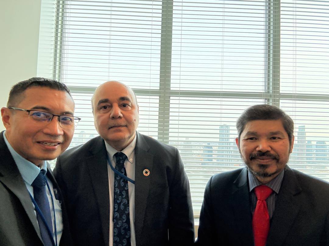 Dr_Uzir's tweet image. Alhamdulillah, courtesy call with Mr. Shantanu Mukherjee, Acting Director of the UNSD at the UN Secretariat Building in New York. @StatsMalaysia  looks forward to strengthening this partnership through closer collaboration.

#UN57SC
#KPDOSM
#StatistikNadiKehidupan