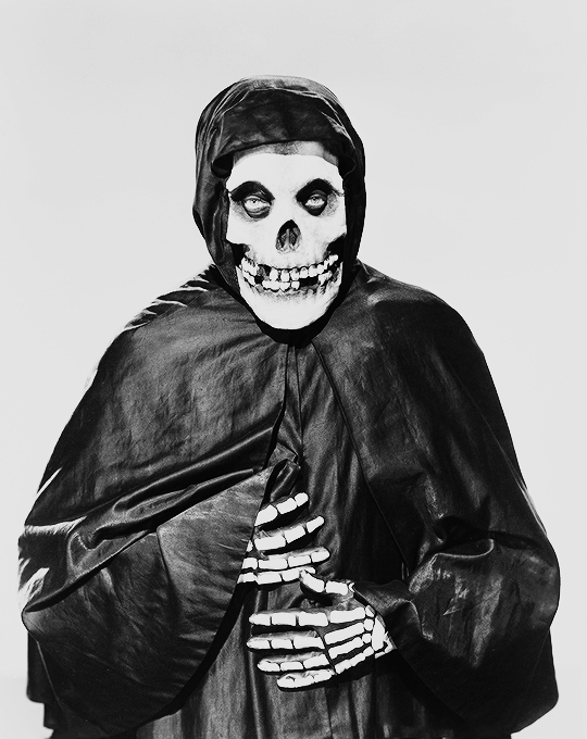 The Crimson Ghost directed by Fred C. Brannon and William Witney, 1946
#retrohorror