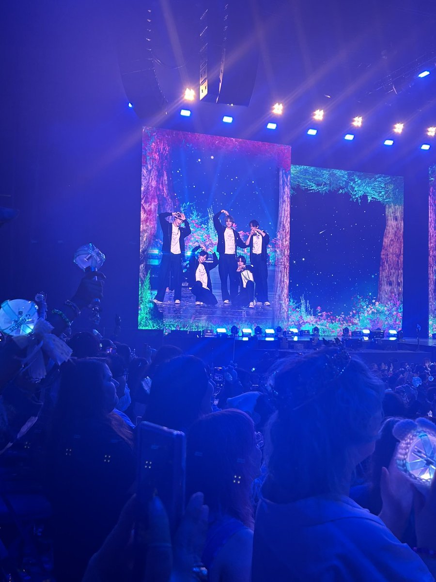 no labels, just cam tweet media