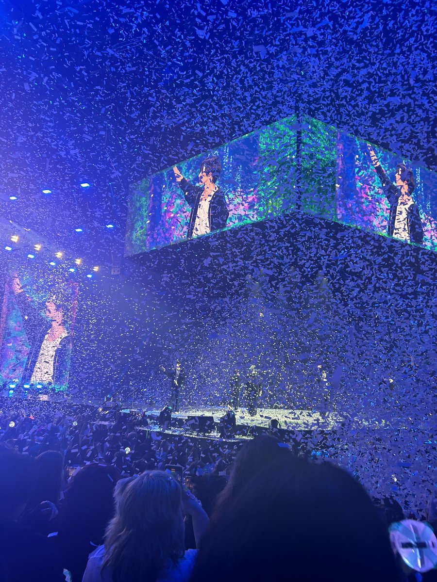 no labels, just cam tweet media