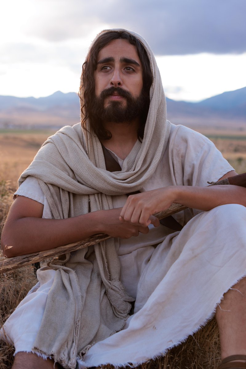 ComeUntoChrist's tweet image. At Easter, we remember Jesus Christ, the literal Son of God. He came to earth on a divine mission: to live a mortal life, teach truth, testify of His Father, and show us what perfect love looks like.