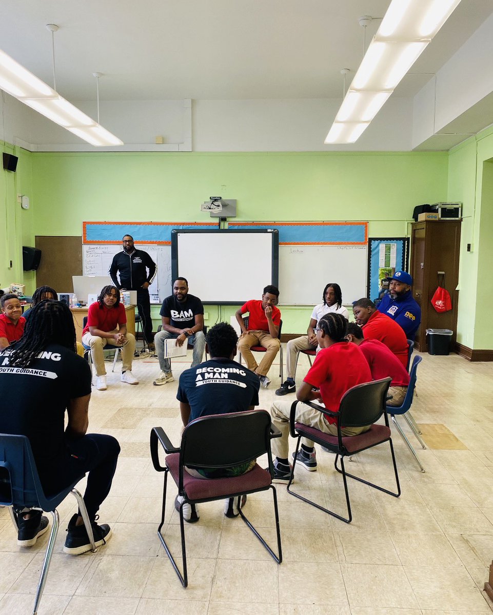 Rep.Kam Buckner ✶ ✶ ✶ ✶ tweet media